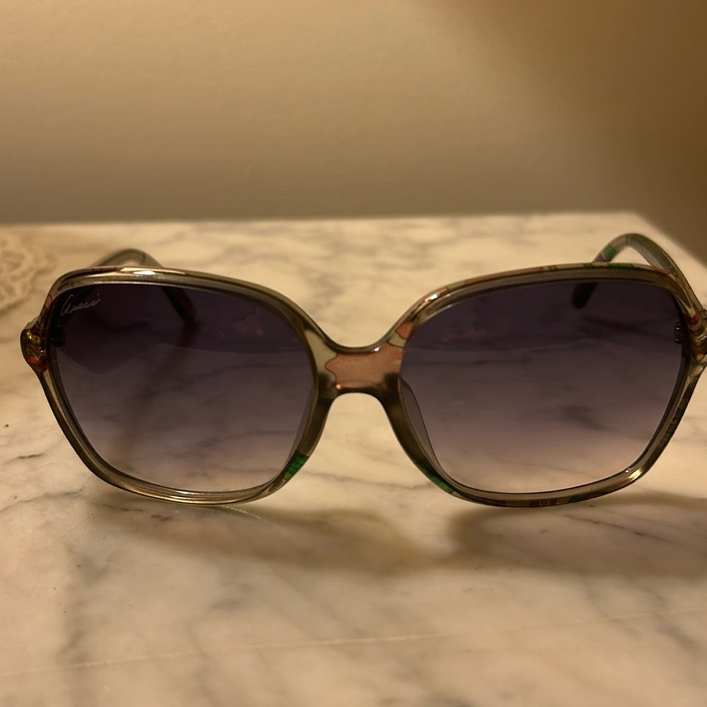 Gucci 3636 women’s sunglasses. Includes case and two cleaning cloths